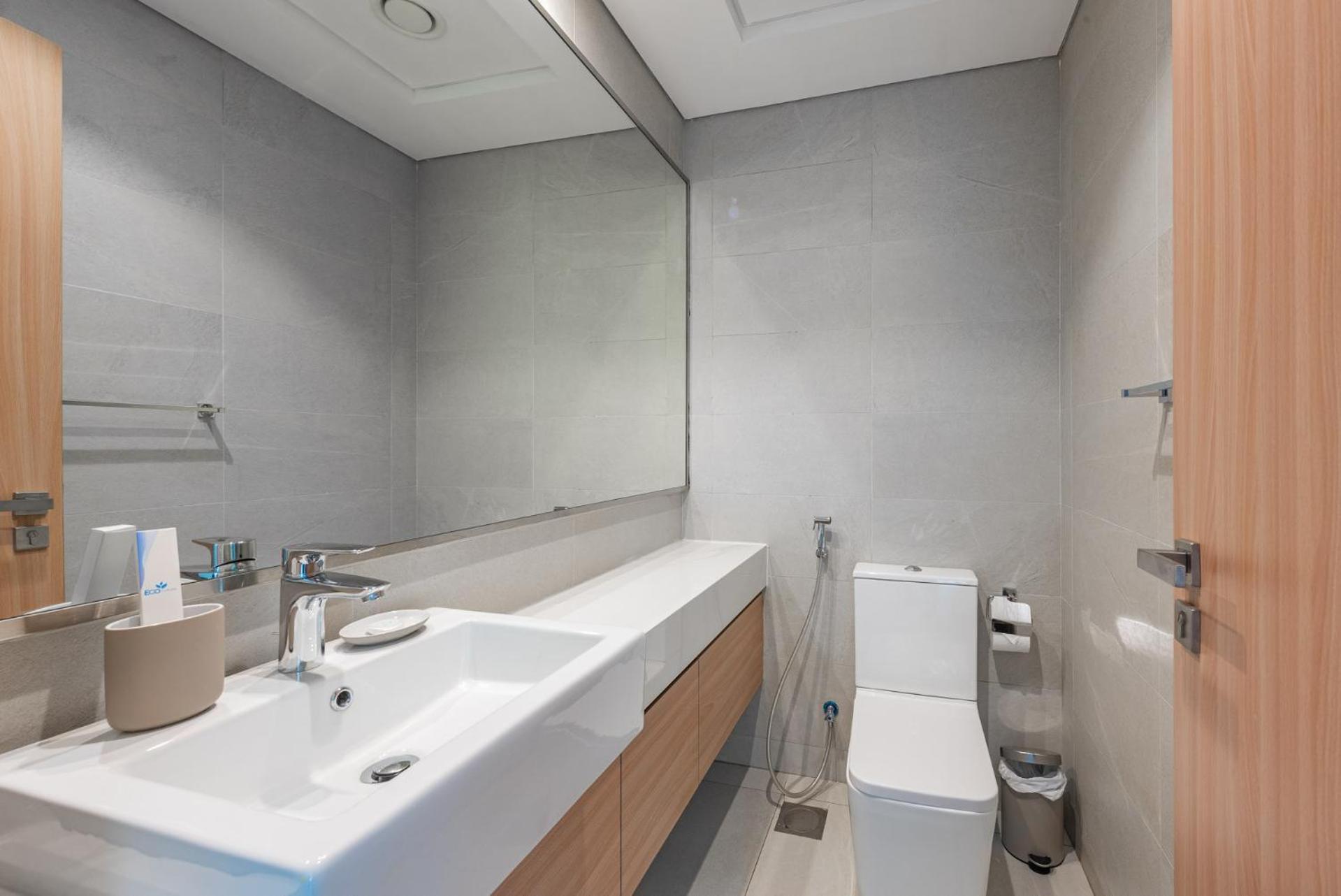 Cozy & Convenient 1Br Haven In Al Jaddaf Apartment Дубай Екстериор снимка